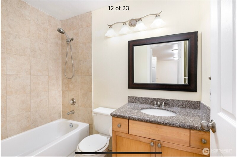 Building Photo - 18501 SE Newport Way