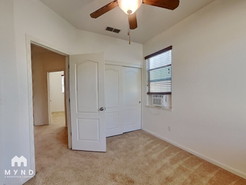 Building Photo - 10 Shadmoor Pl