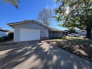 Building Photo - Freshly painted home with large backyard. ...