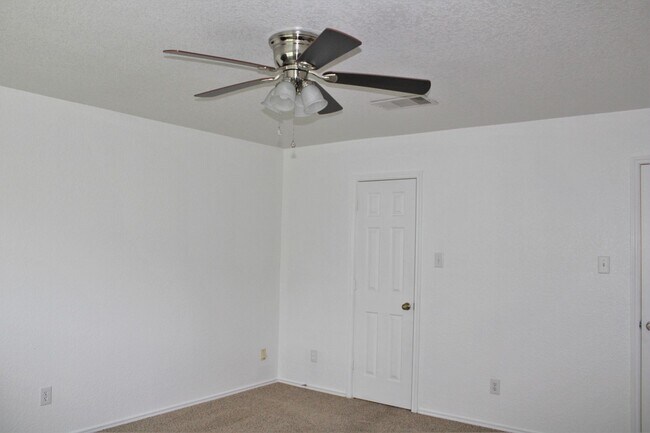 Building Photo - 11212 Forest Pass Ct