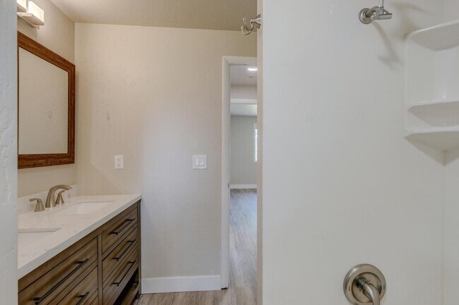 Building Photo - Streamside Duplex - Harvey Anderson