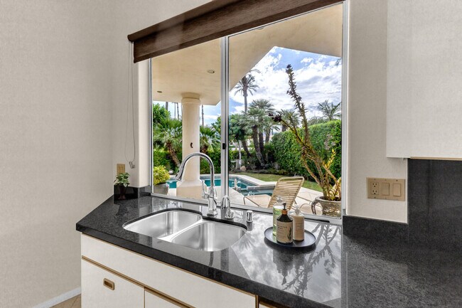 Building Photo - 75273 Spyglass Dr