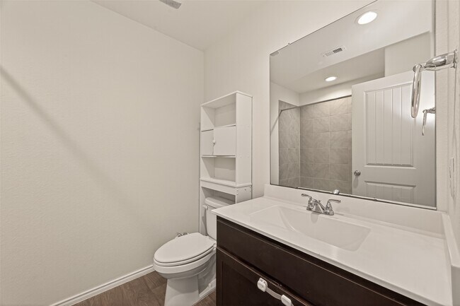 Building Photo - 1706 Cooper Bluff Ct