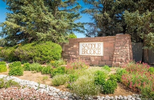 Building Photo - Bright 1 Bed Condo with Fitness Center & Prime Superior Location