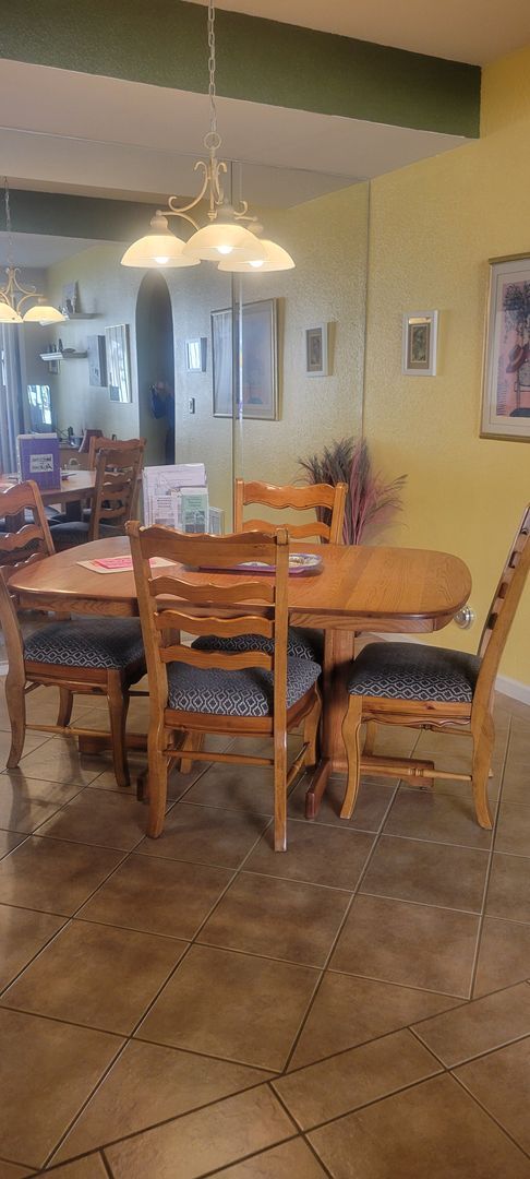 Building Photo - Two bedroom condo