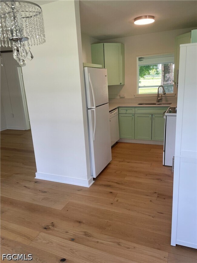 Building Photo - 1442 Olmeda Way