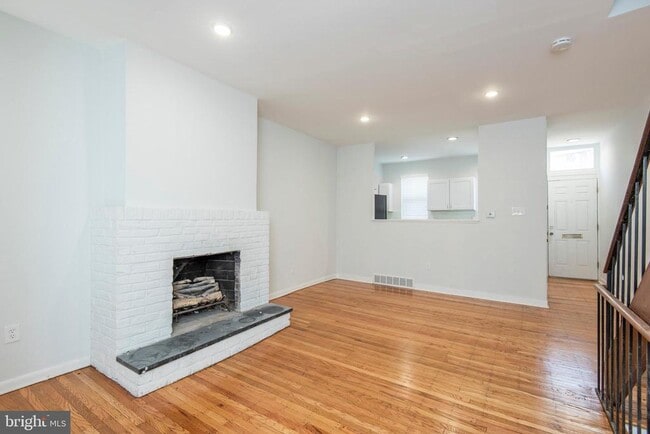 Building Photo - 3936 Delancey St