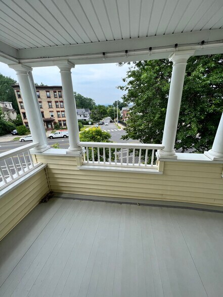 Building Photo - 159 Fort Pleasant Ave