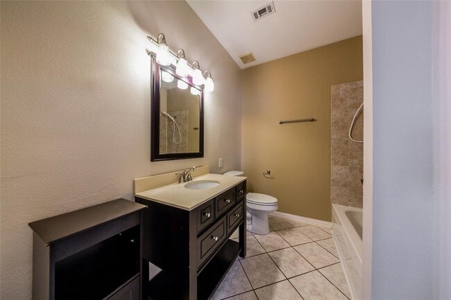 Building Photo - 368 Wilcrest Dr