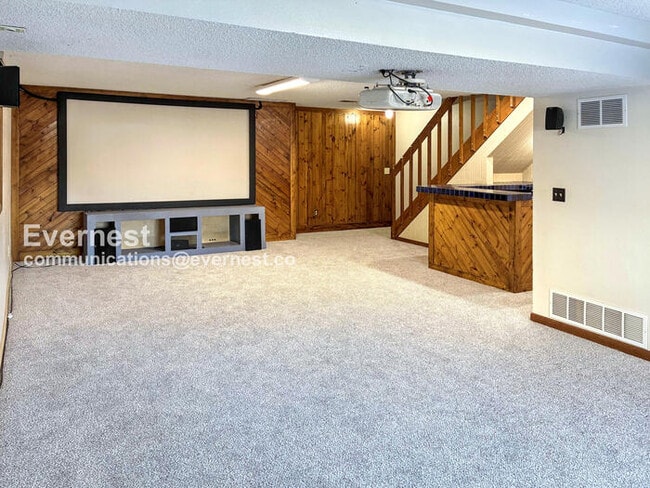 Building Photo - 4713 9th St Rd