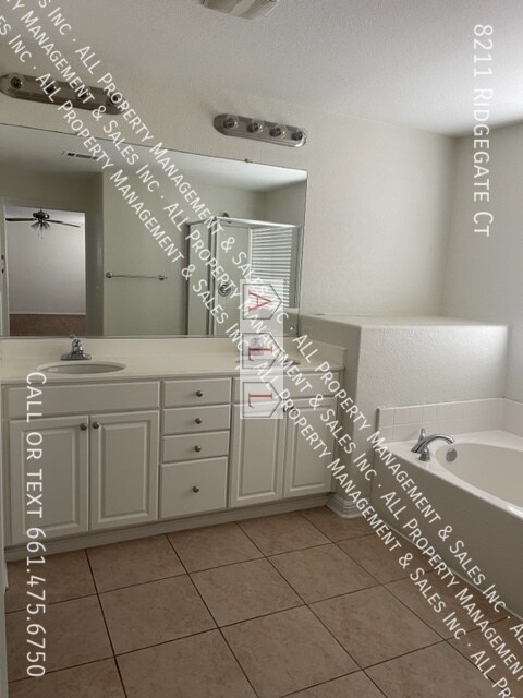 Building Photo - 8211 Ridgegate Ct