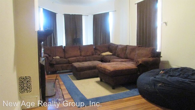 Building Photo - 3631 Spring Garden St