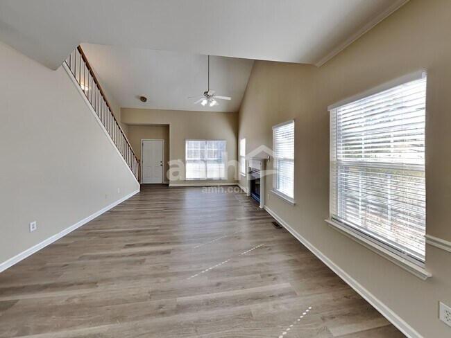 Building Photo - 2300 Devonshire Dr