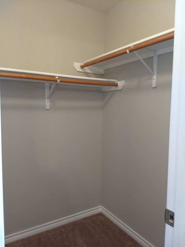 Building Photo - PENDING GRANITE KITCHEN UPDATE AND NEW FLO...