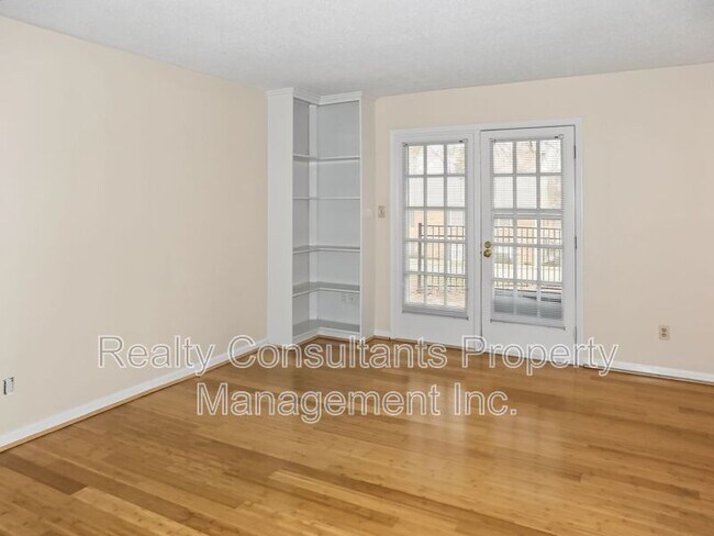 Building Photo - 4610 Lawndale Dr
