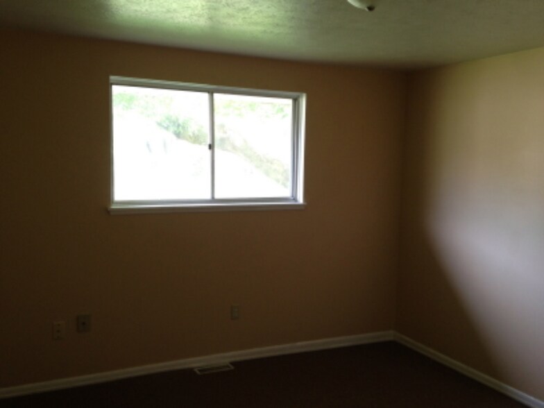 Building Photo - 128 High St