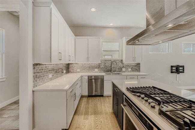 Building Photo - 5002 Pecan Springs Rd