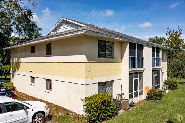 Building Photo - Villas du Soleil