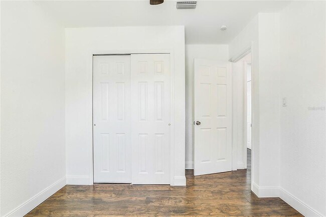 Building Photo - 6446 Powers Pointe Cir