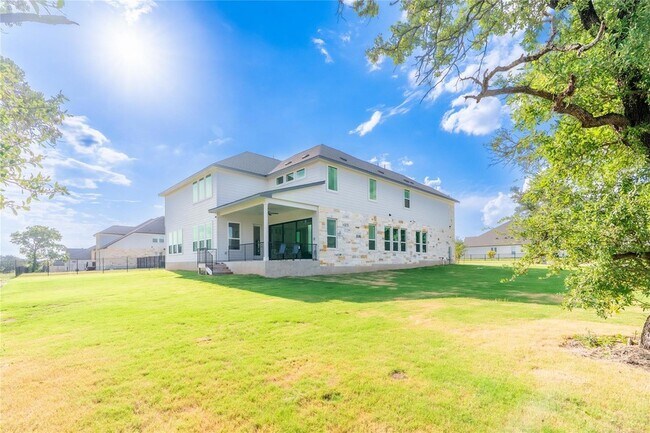 Building Photo - 301 Northcrest Dr