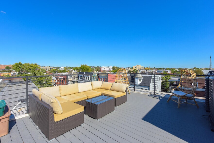 Communal rooftop. - 1001 Monroe St NW