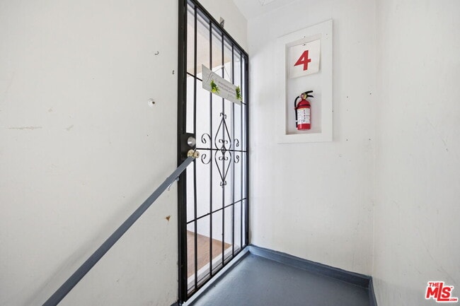 Building Photo - 4841 W 18th St