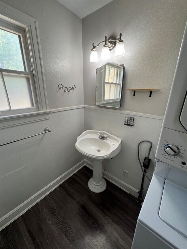 Building Photo - 3009 French Pl