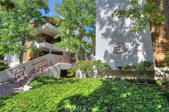 Building Photo - 400 N Louise St