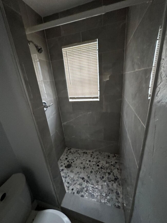 Building Photo - 2532/2534 Moncrief Rd