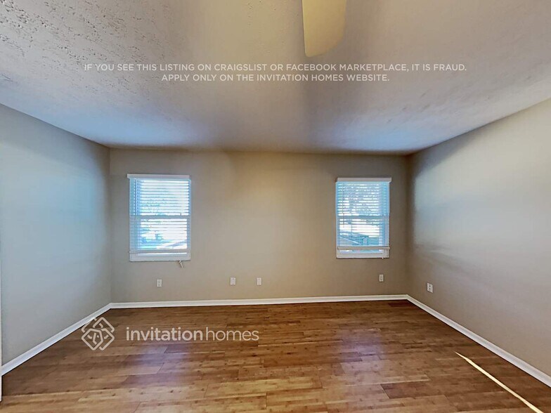 Building Photo - 705 Lobelia St