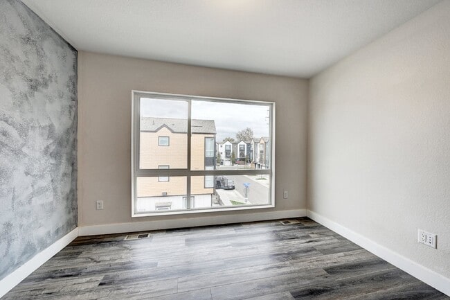 Building Photo - $2,695.95- 3 bed, 3.5 bath located in Lakewood with AC, and In Unit Laundry!