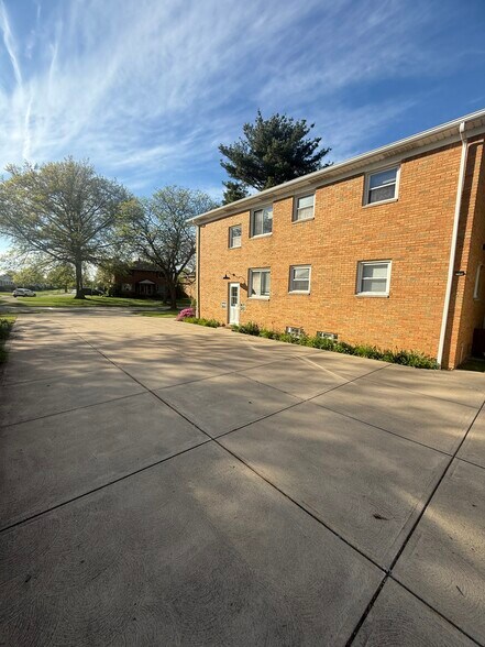 Building Photo - 9499 Independence Blvd