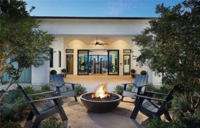 Building Photo - 2456 E Encanto Pso