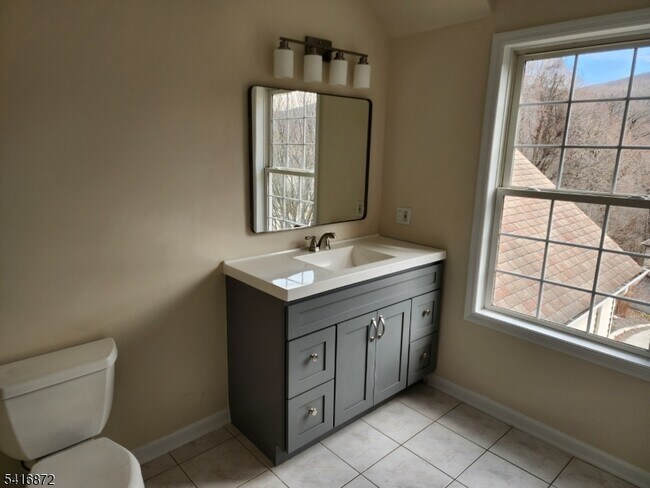 Building Photo - 27 Cypress Ln