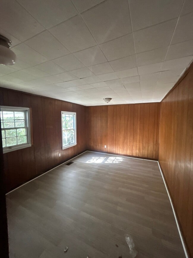 Building Photo - 319 Woody Dr