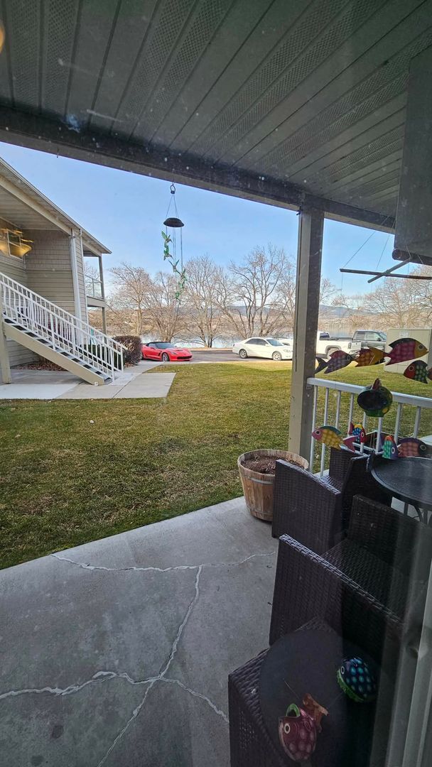 Building Photo - Condo located near the lake- Available NOW until July 31st, 2026. Available again September 1st, ...