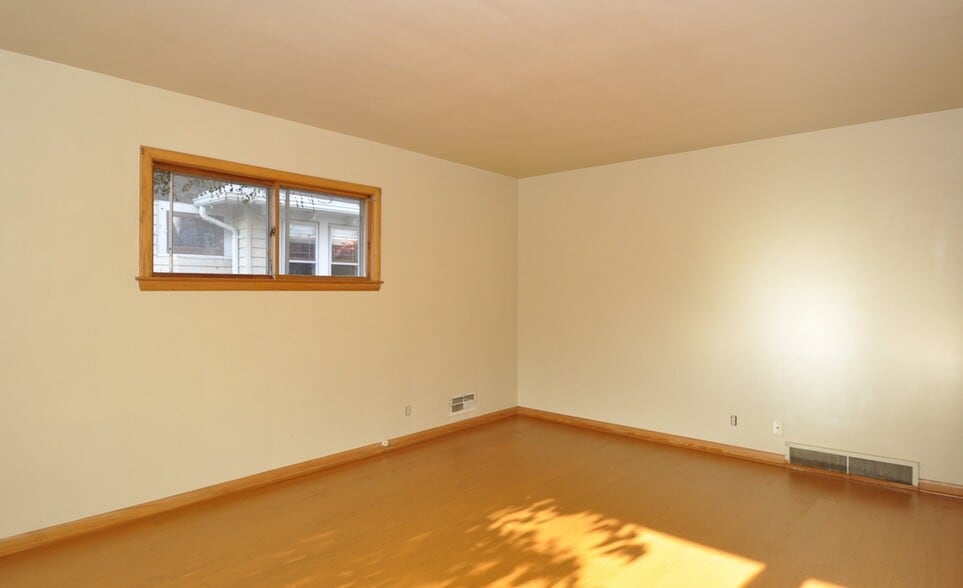 Building Photo - 3036 S Delaware Ave