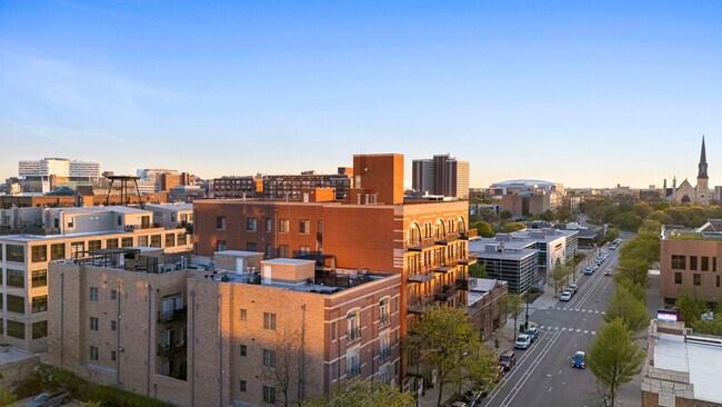 Building Photo - 1355 W Washington Blvd