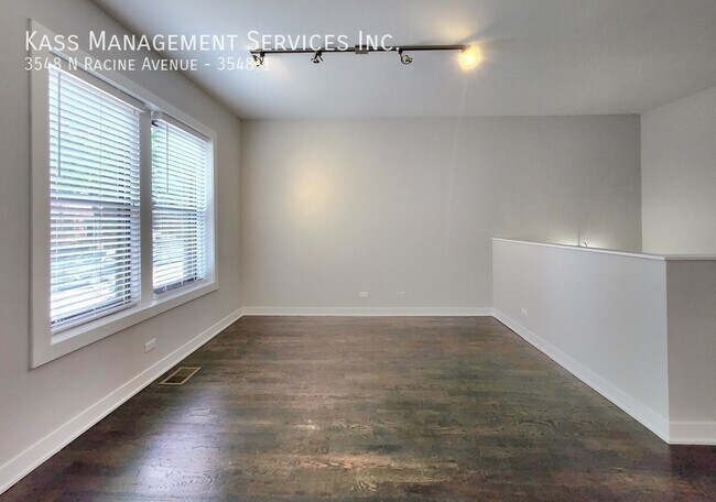 Building Photo - 3548 N Racine Ave