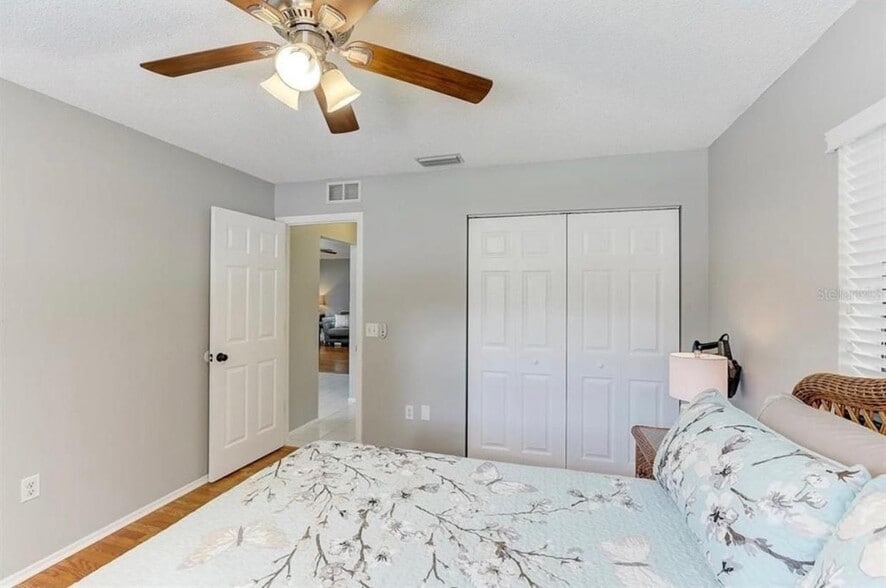 Building Photo - 2462 Briar Oak Cir