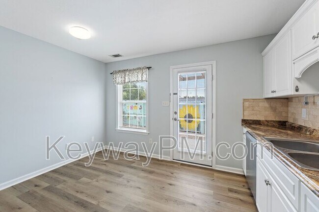 Building Photo - 1512 Abby Way