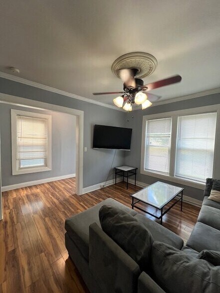 Building Photo - 229 Ashworth Pl