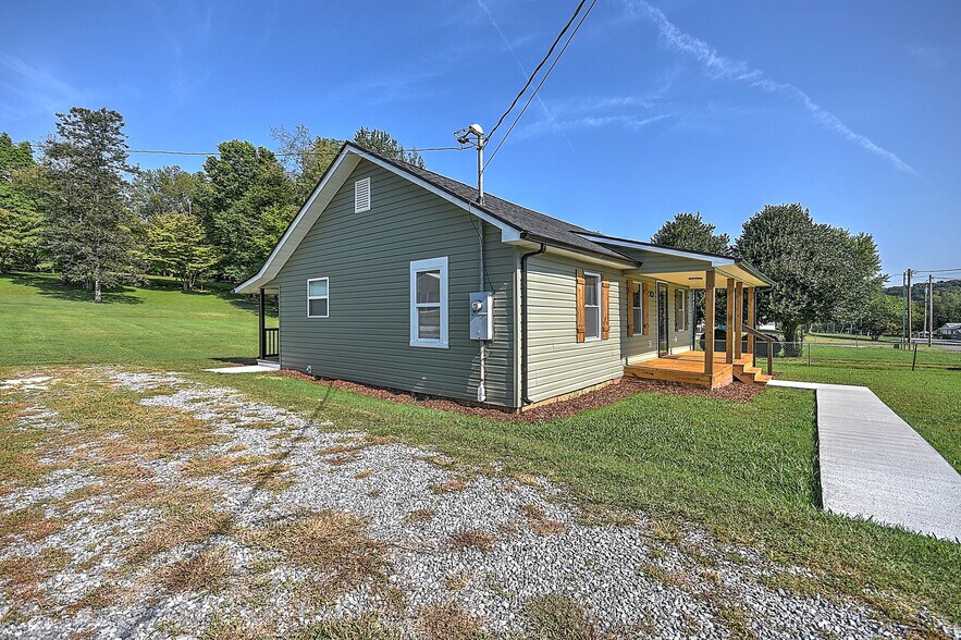 Building Photo - 145 Buttermilk Rd
