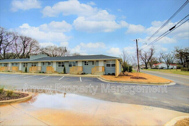 Building Photo - 4302 Knight Rd SW