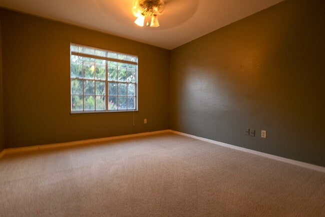 Building Photo - ~3/2~Westpointe Blvd~Bermuda Dunes~Stunning Gated Community!