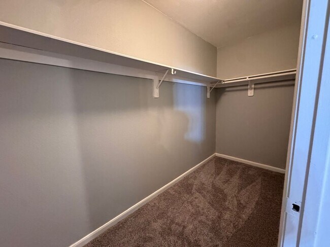 Building Photo - 6427 Waldron Cir