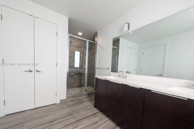 Building Photo - 2955 Bird Ave