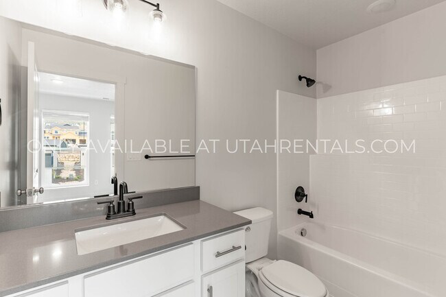 Building Photo - 1786 180 E