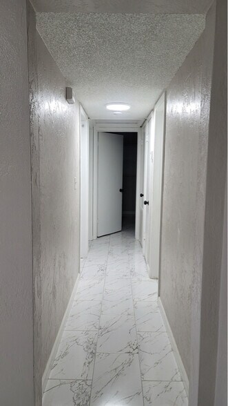 Building Photo - 7115 N Tampania Ave