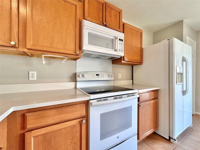 Building Photo - 2011 Ashberry Trail